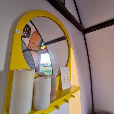 Central Tiny Houses บูคาเรสต์ ภายนอก รูปภาพ