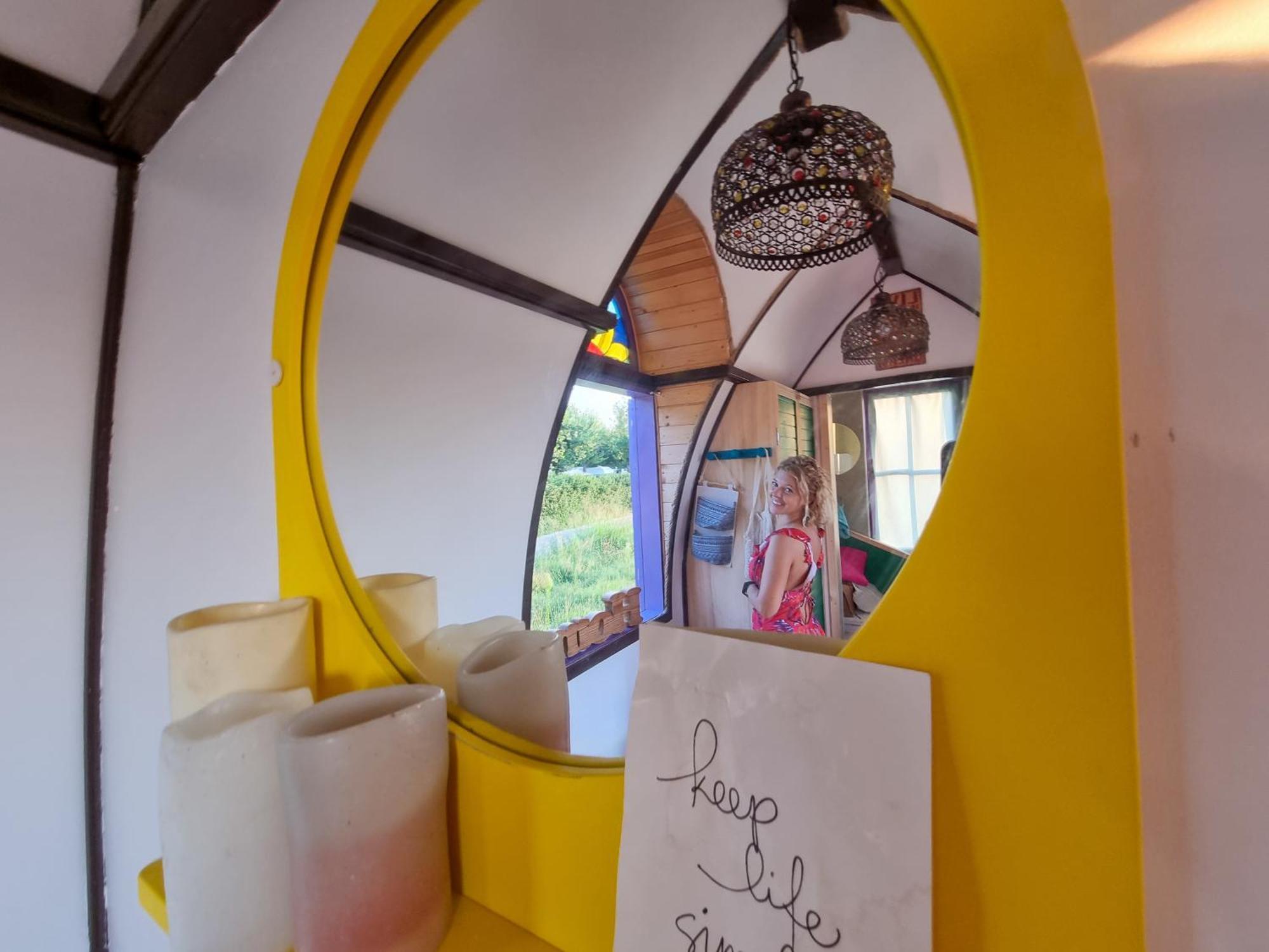 Central Tiny Houses บูคาเรสต์ ภายนอก รูปภาพ
